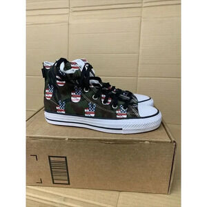 1025. NEW! Converse American Flag Peace Sign-US 6 Mens